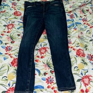 American Eagle women’s jeans